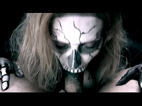 ❤️ Demoniska meitene sūc locekli ar savu melno muti un norij spermu. Anāls porno pie lv.creditme.top ❤